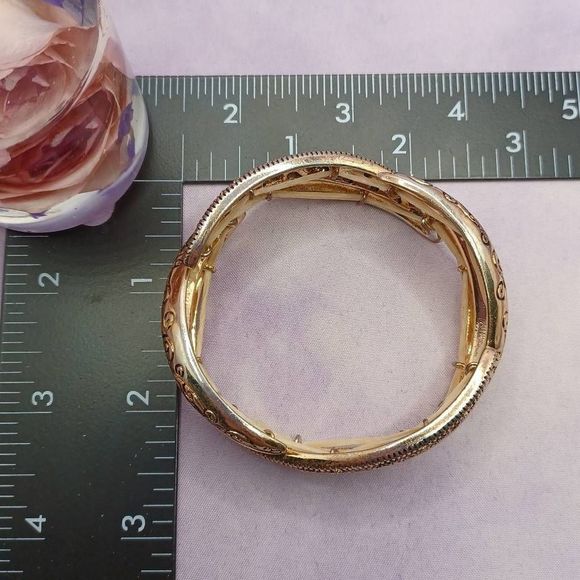 4/$20 Stretch bracelet  - Picture 3 of 4